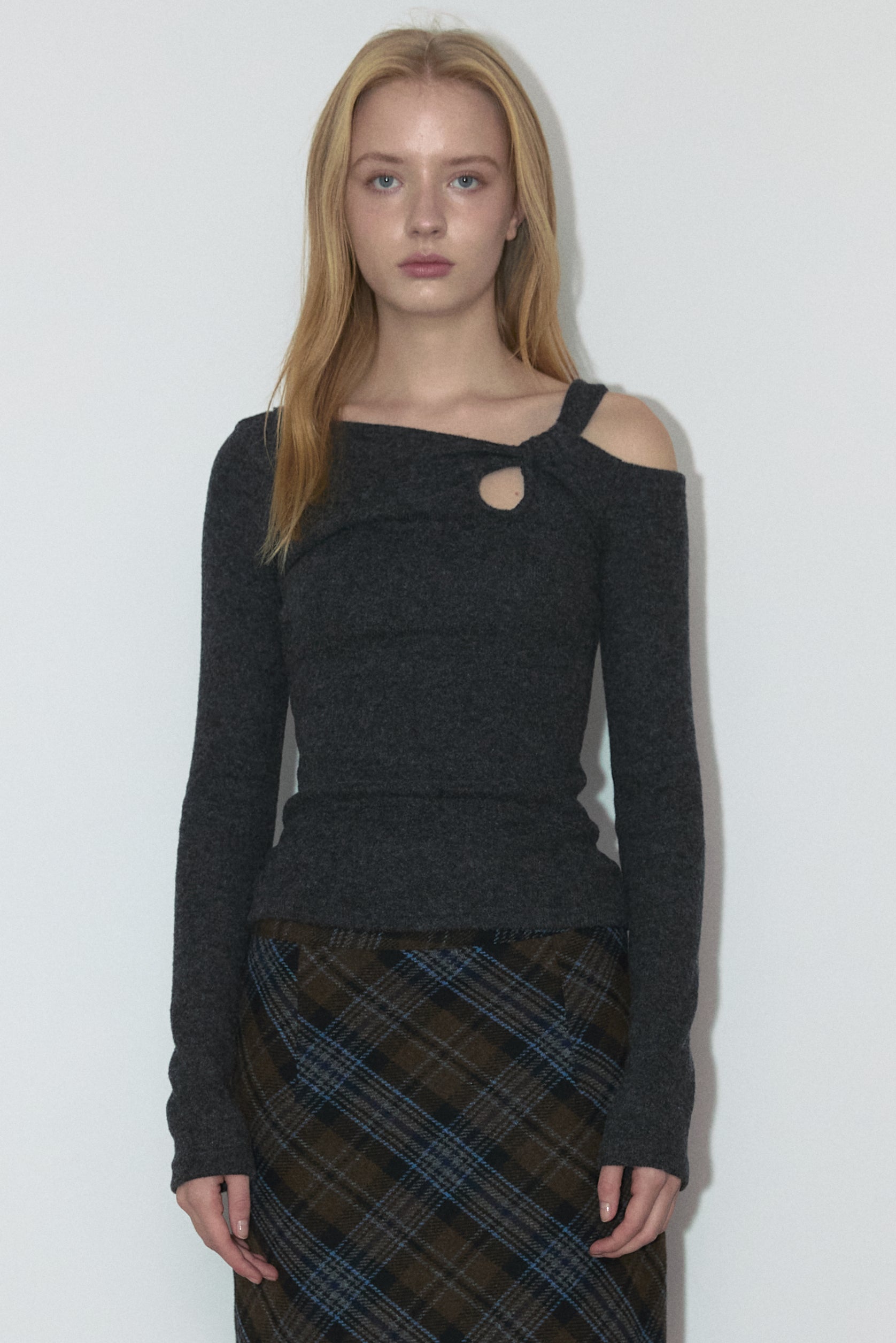 Tunnel Strap T Charcoal - ASURA - now available in London at YUGU.