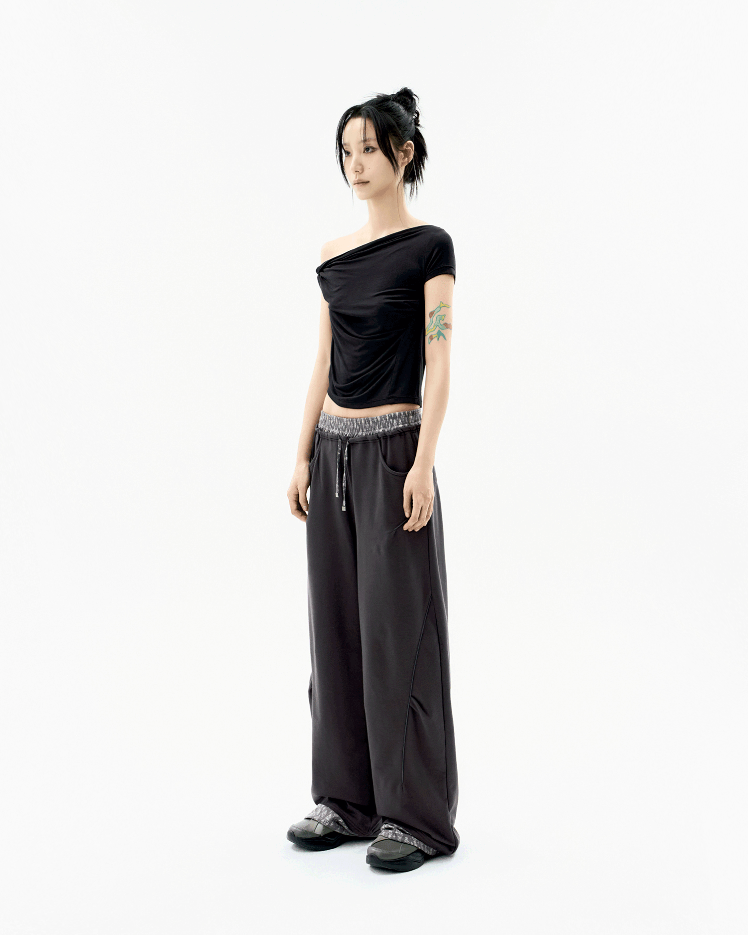 Twisted Tuck Cap Sleeveless Black – OJOS – London UK | YUGU