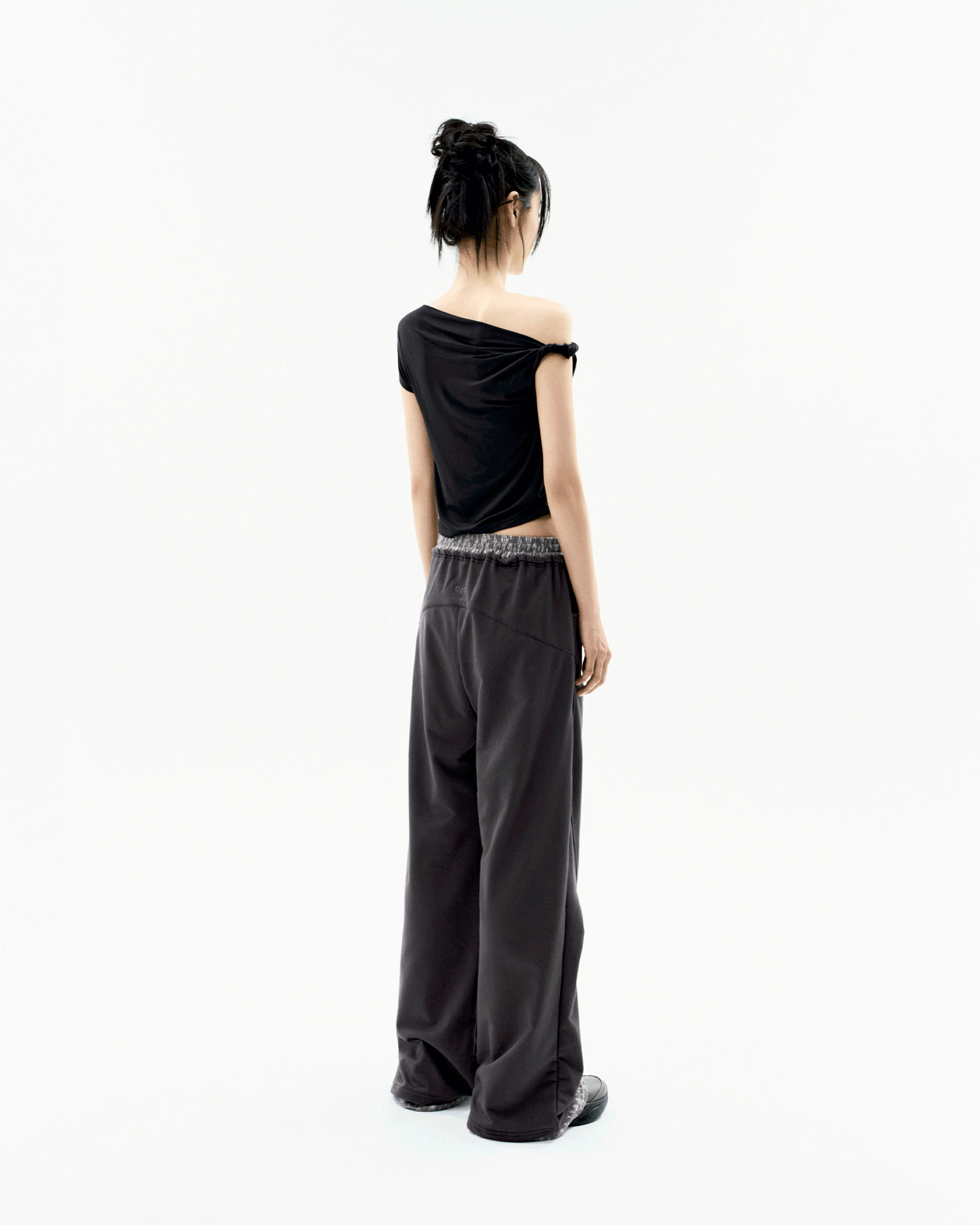 Twisted Tuck Cap Sleeveless Black – OJOS – London UK | YUGU