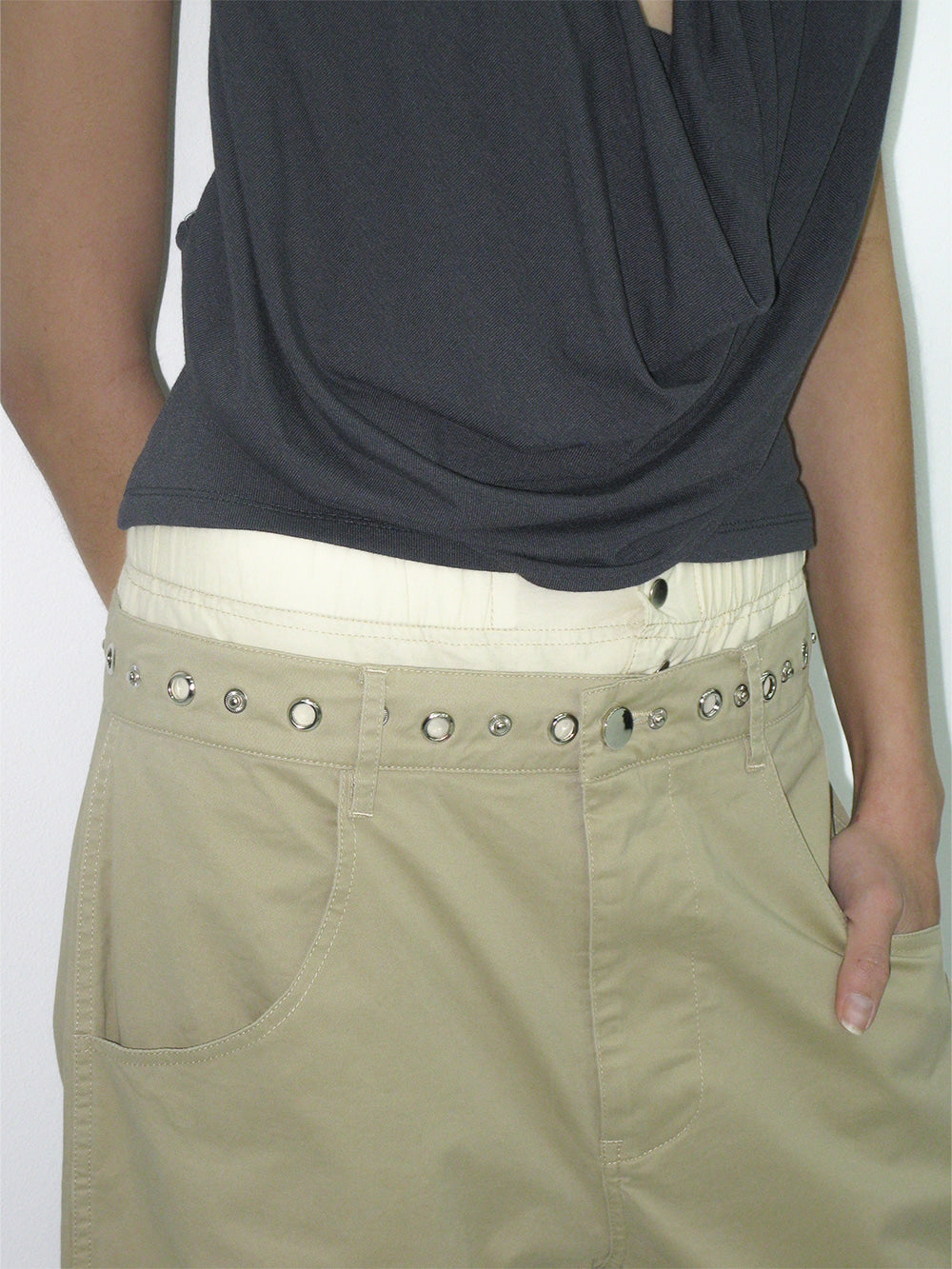 Metal Pointed Double Waist Trousers Beige – PARTIMENTO WOMEN – London UK | YUGU